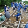 Tuổi trẻ đường sắt Việt Nam tham gia khắc phục hậu quả bão số 9