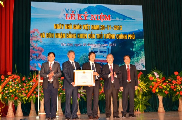 Trường CĐ Nghề ĐS: Kỷ niệm Ngày Nhà giáo Việt Nam 20/11 và đón nhận Bằng khen của Thủ tướng Chính phủ