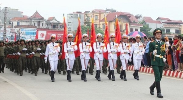 Sơ duyệt diễu binh Điện Biên Phủ ngoài đường phố