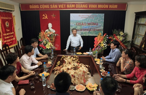 Chủ tịch HĐTV Tổng công ty ĐSVN chúc mừng Báo ĐSVN nhân Ngày Báo chí Cách mạng Việt Nam